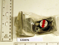 Reznor 123976 Fan Control, F135-40F W/BRKT | Midwest Supply Us