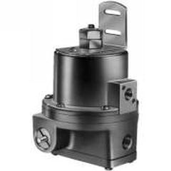 Honeywell PP901B1002 HIGH PRESSURE TWO PRESSURE REDUCING VALVE WITH A BUILT IN ADJUSTABLE RELIEF VALVE. MOUNTING BRACKET INCLUDED | Midwest Supply Us