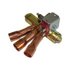 Amana-Goodman 0151R00068S Reversing Valve w/24v Coil | Midwest Supply Us