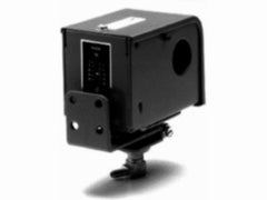 JOHNSON P10BC-7C LOW RANGE PRES CONTROL; 3/20 PSIG; OPEN 10; SPDT; NEMA 1; 1HP; MTG BRKT  | Midwest Supply Us