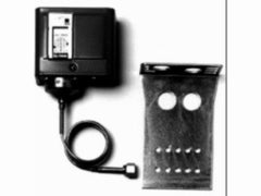 JOHNSON P72AA-27C DPST PRESSURE CONTROL; 100/400# DIFF 35/200 36"CAP 1/4" FLARE  | Midwest Supply Us