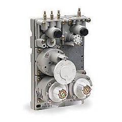 HONEYWELL RP920B1031 R.A./D.A. Pnuematic Electric Switch R-B On Fall SPDT 4 PSI  | Midwest Supply Us
