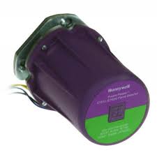 HONEYWELL THERMAL SOLUTIONS FS C7061A1053 120 Vac Flame Sensor Ultraviolet Purple Peeper Self Checking With 1" NPT. Mounting & 96" Leads Replaces C7061A1012 Which Was 3/4" Bush Down  | Midwest Supply Us