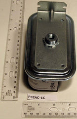 JOHNSON P32AC-1C SENSITIVE DIFF PRES CTL; DIFF AIR PRESSURE SWITCH; SPDT; .15/12"WC; ADJ. SET POINT; W/SCALE; "L" BRK  | Midwest Supply Us
